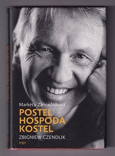 Postel Hospoda Kostel /Markéta Zahradníková/